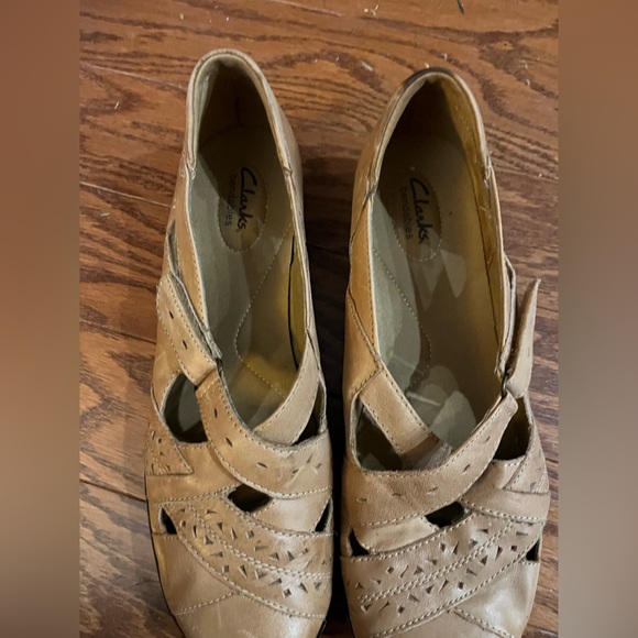 Vintage tan Clark’s slide on loafers GREAT CONDITION size 11 - Picture 4 of 4